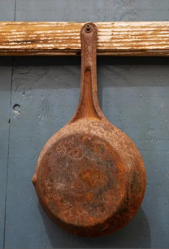 How to Clean a Rusted Carbon Steel Pan the Right Way | Robin Hood Cookware